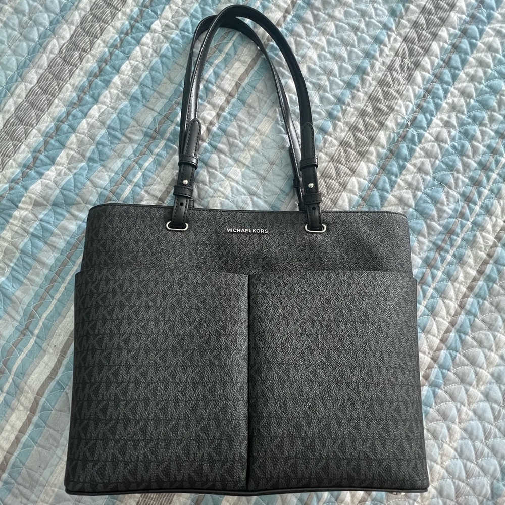 Michael kors tote